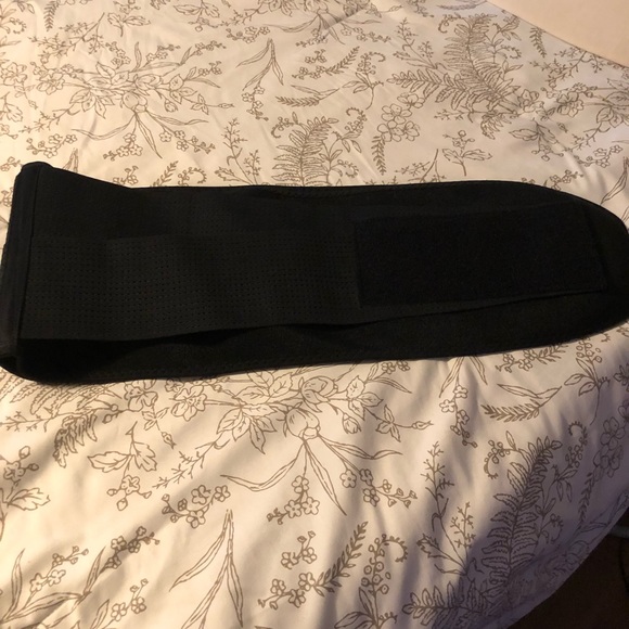 Sweet sweat pro series waist trimmer belt with adjustable straps - Picture 7 of 8